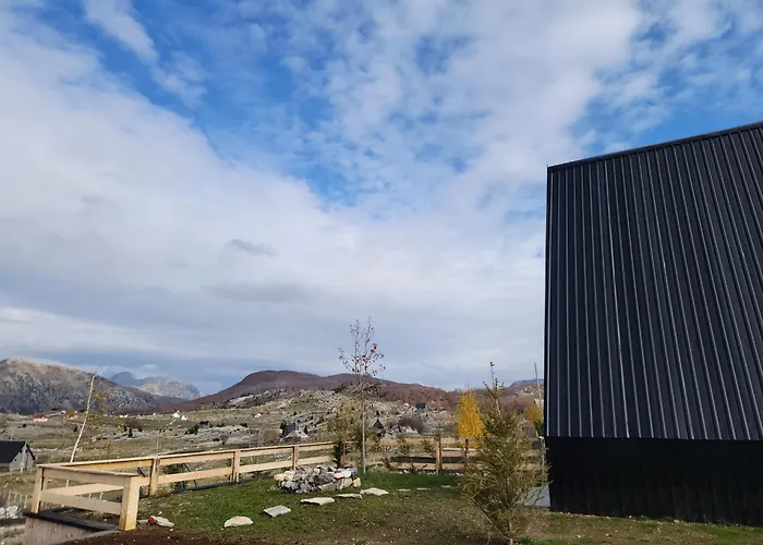 Matej Dağ evi Podgoriçe